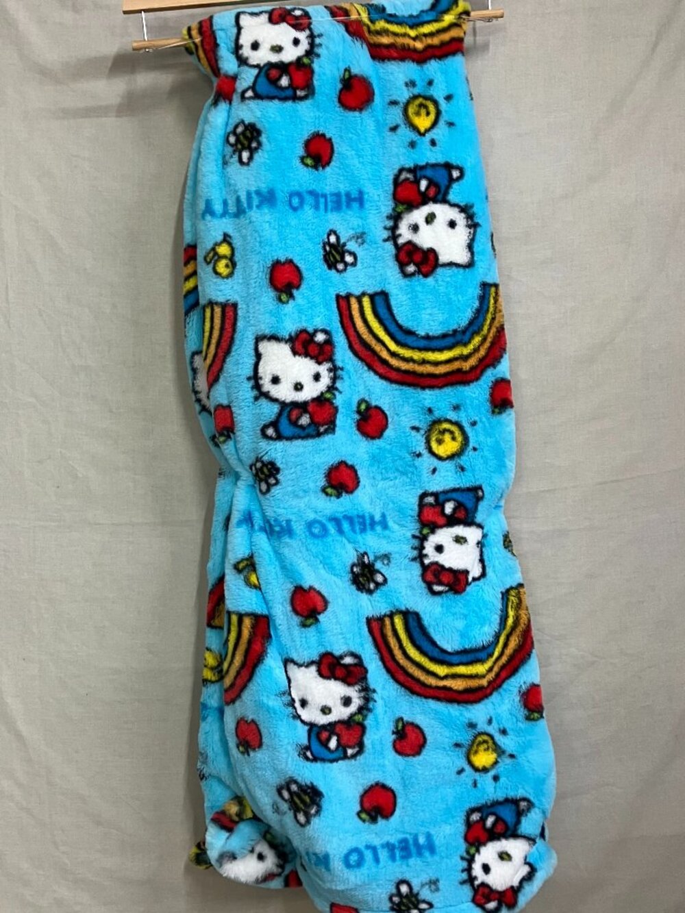 Hello Kitty Throw Blanket 50"x70" Blue Ultra Fine Faux Fur Rainbow Sanrio